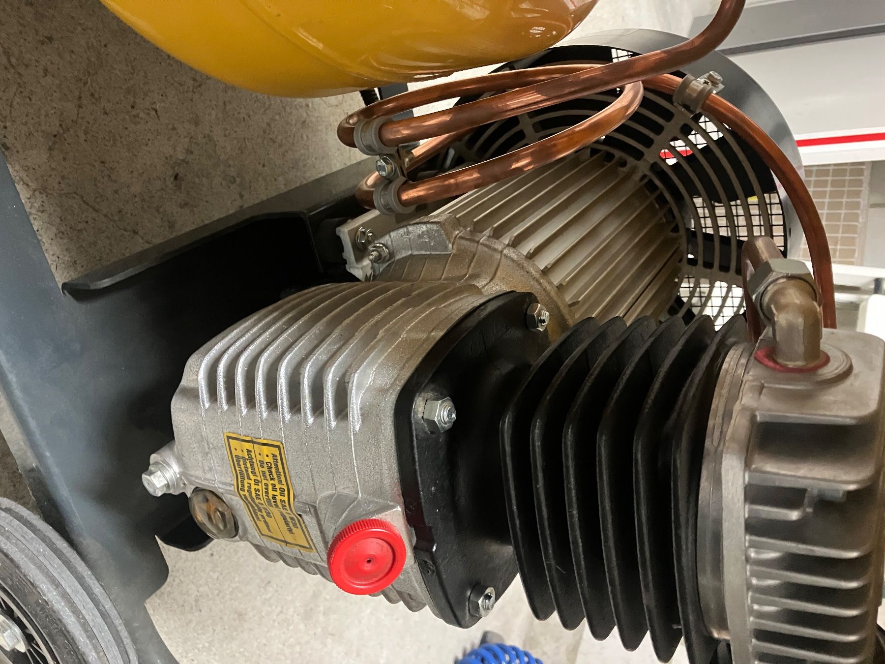 Kaeser Compressori: Kompressor Kaeser Premium car 350 / 30W – Usato da Bülach venduto da daedalus 5
