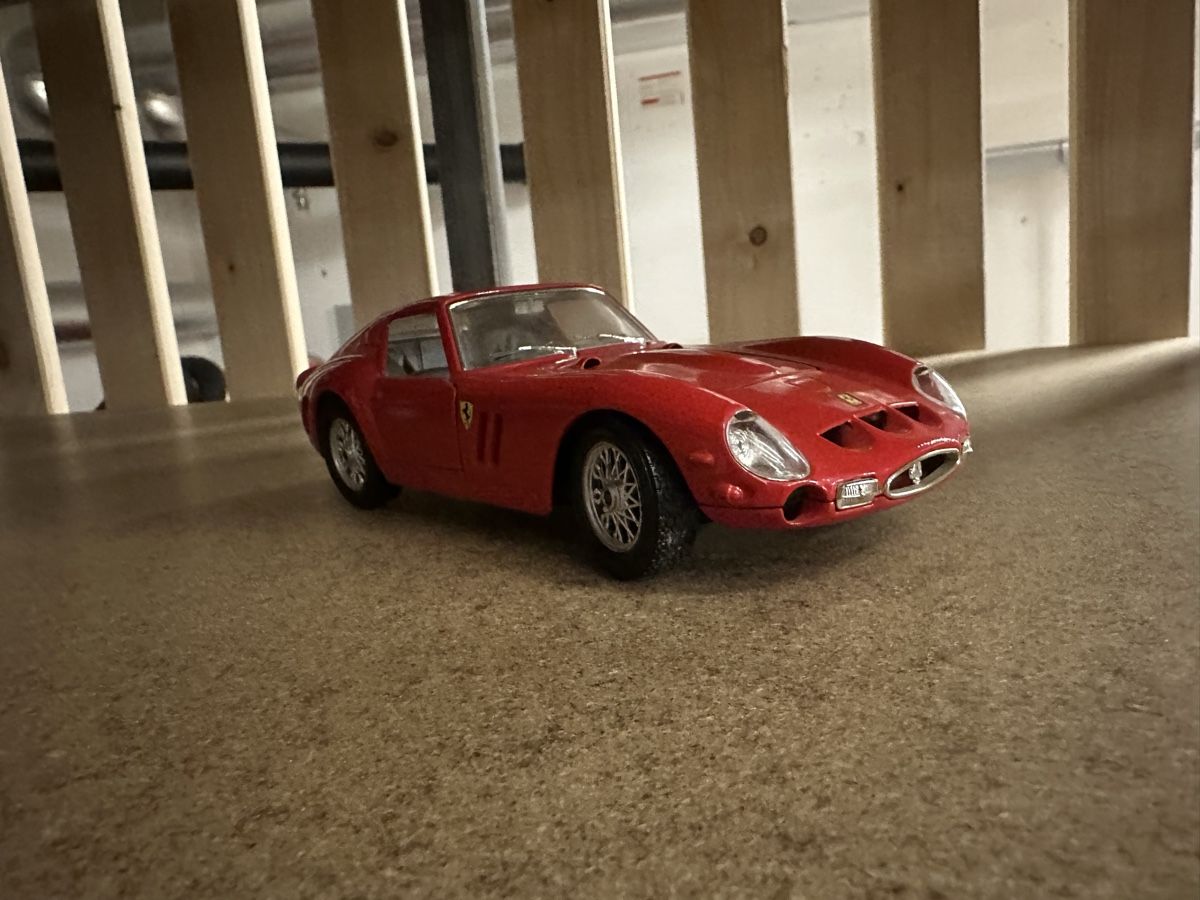 Bburago Modellautos: Ferrari 250 GTO Modellauto, rot – Gebraucht aus Zürich von ner_j6xn 2