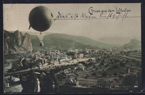 Cartoline postali: Heissluftballon im Flug über einem Ort – Usato da Berlin venduto da bartko-reher