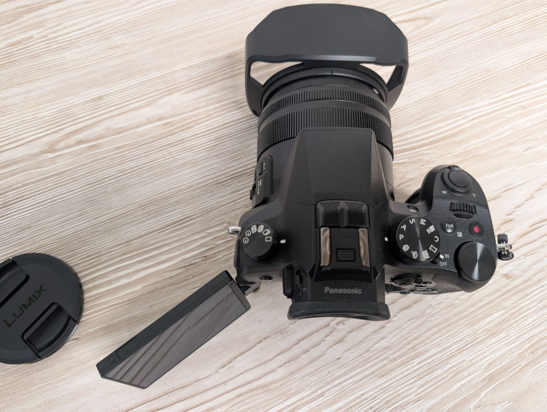 Panasonic Kamera: Panasonic Lumix DMC-FZ2000 – Gebraucht aus Hinterkappelen von remos-world 3