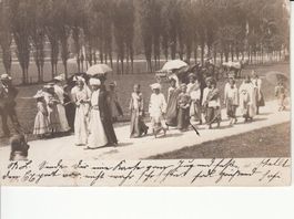 Fremde Gäste, 1903