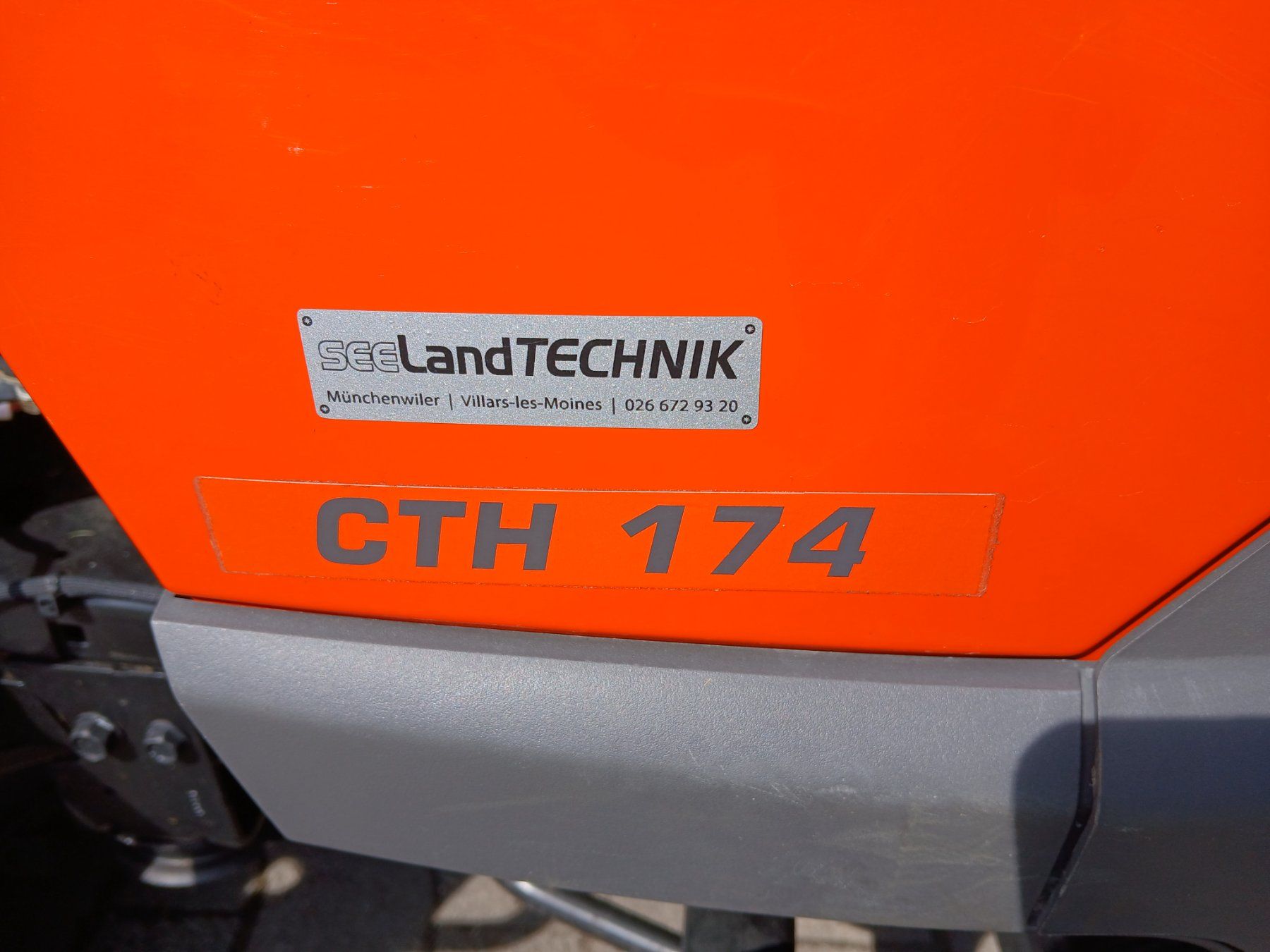Husqvarna Rasenmäher: Rasentraktor Husqvarna CTH174 – Gebraucht aus Münchenwiler von Zellerbarbara 1