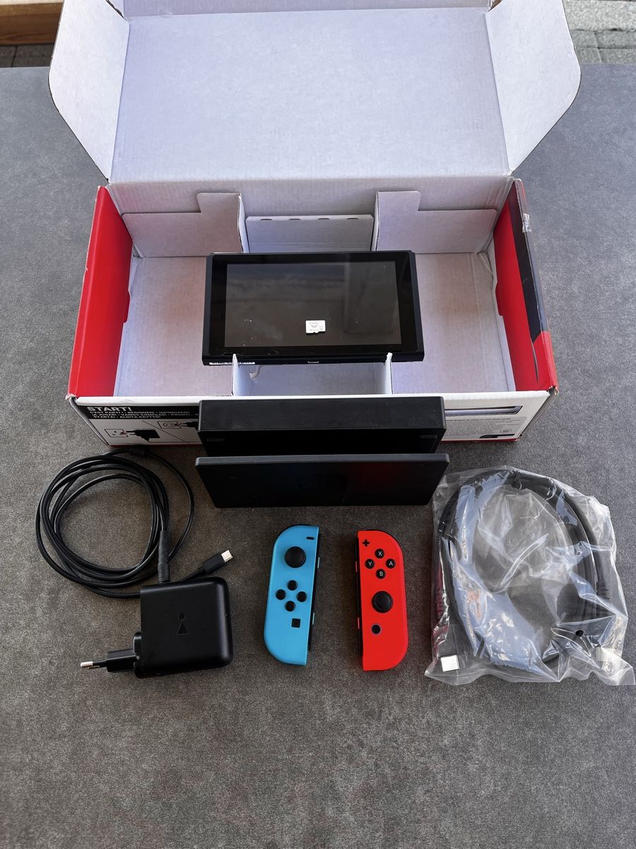 Nintendo Console: NINTENDO SWITCH 1 - CONSOLE DE SALON – Usato da Malleray venduto da LaMano667