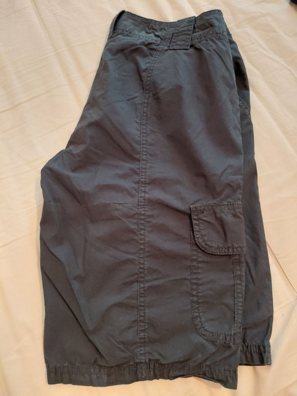 Benetton Pantaloni: Knielange Freizeithosen – Usato da Seftigen venduto da man_tr96 1