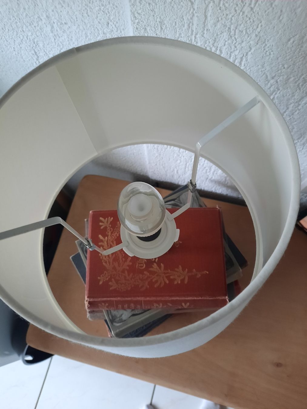 Lampade: Leselampe aus antiken Büchern – Usato da Baar venduto da lejaro.frank 2