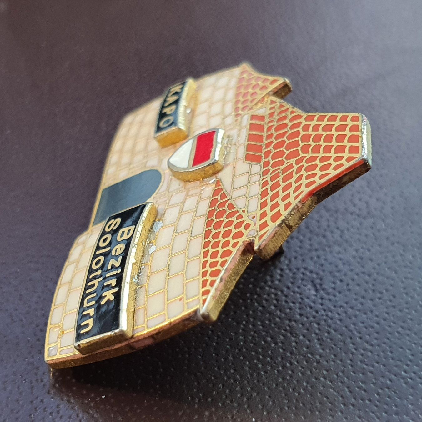 Plaketten & Abzeichen: U869B - Pin KAPO Bezirk Solothurn Kantonspolizei / Baseltor – Gebraucht aus Reinach BL von Boston-Verkauf 1