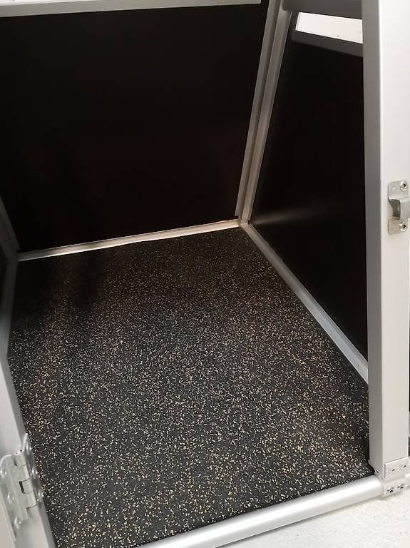 Meiko Gabbie, trasporto & Sicurezza: Hundebox – Usato da Hitzkirch venduto da inf_k29j 3