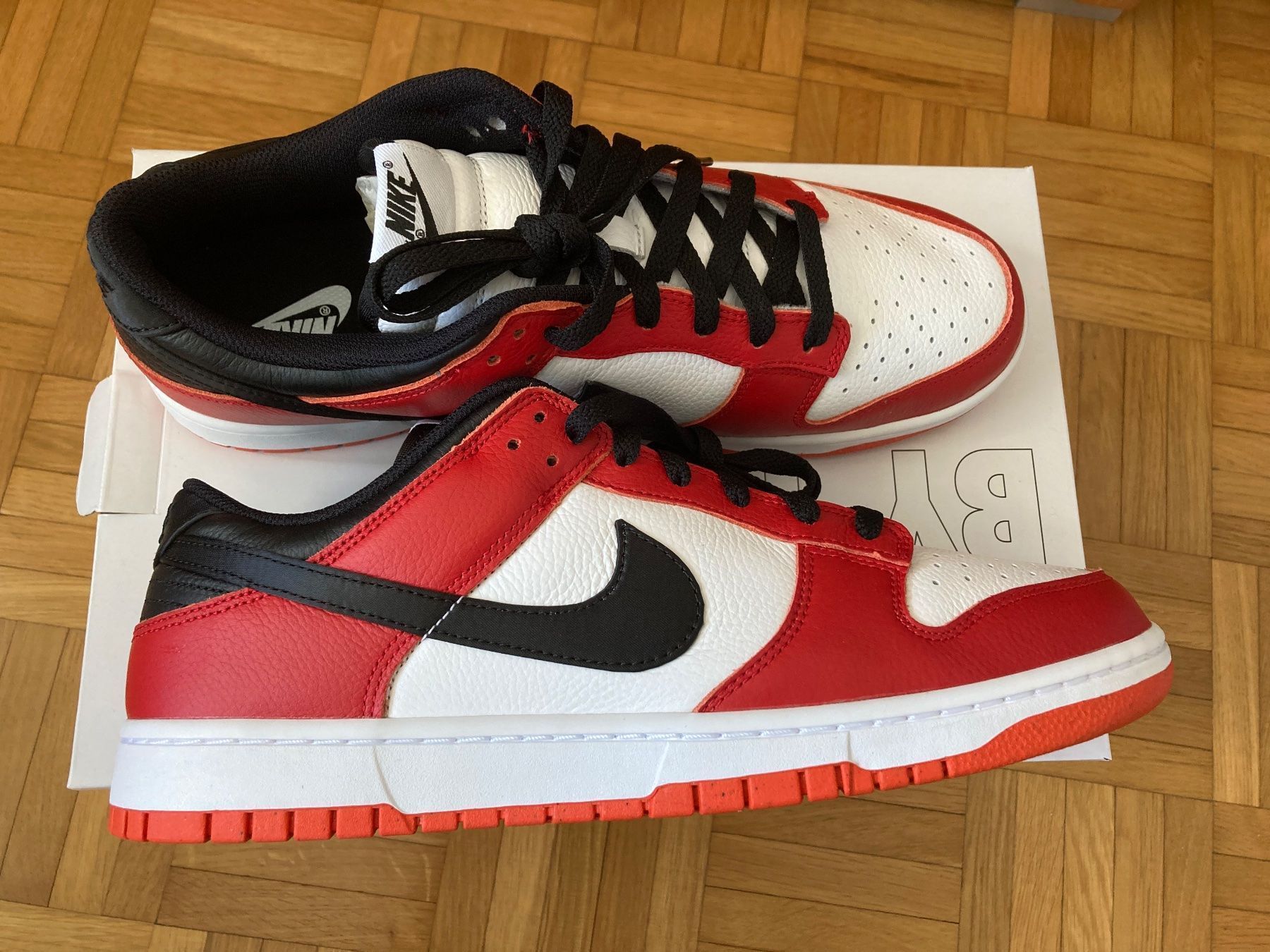 Nike Scarpe da uomo: Nike Dunk Low By You ähnlich J-Pack Chicago EU46 – Nuovo e nell'imballaggio originale da Wil SG venduto da liws