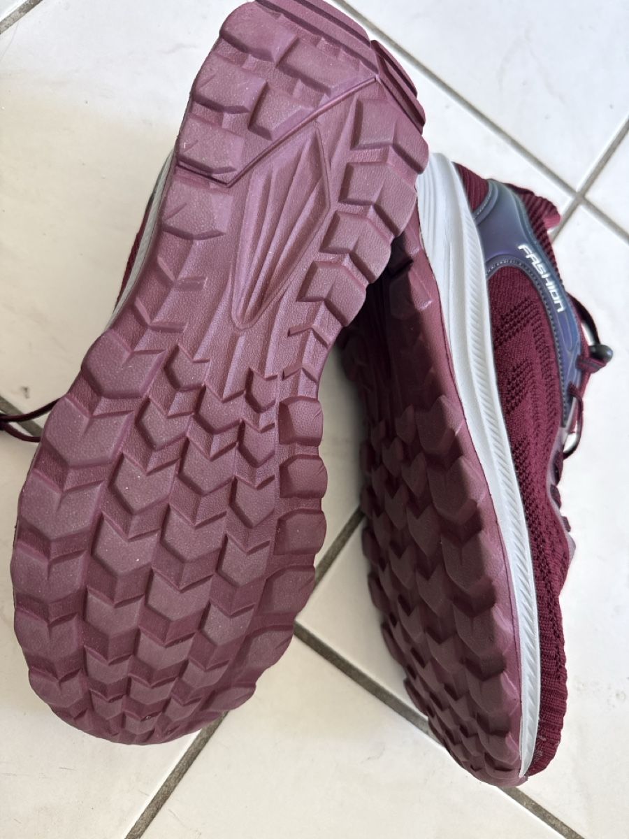 Scarpe da uomo: Bequeme, neuwertige Sneakers – Nuovo (secondo la descrizione) da Allschwil venduto da Irlandelfe85 2