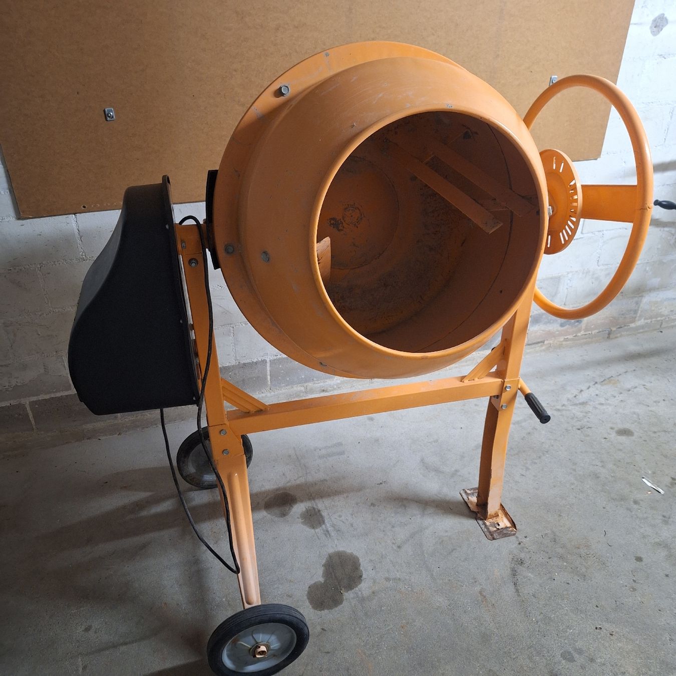 Toutes les machines: Betonmischer  – D'occasion à Winterthur par v-t88 7