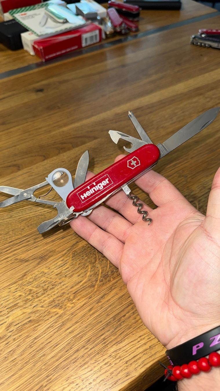 Victorinox Couteaux de poche: Victorinox Sackmesser Gross. – Neuf (Voir description) à Burgdorf par Catbagger64 3