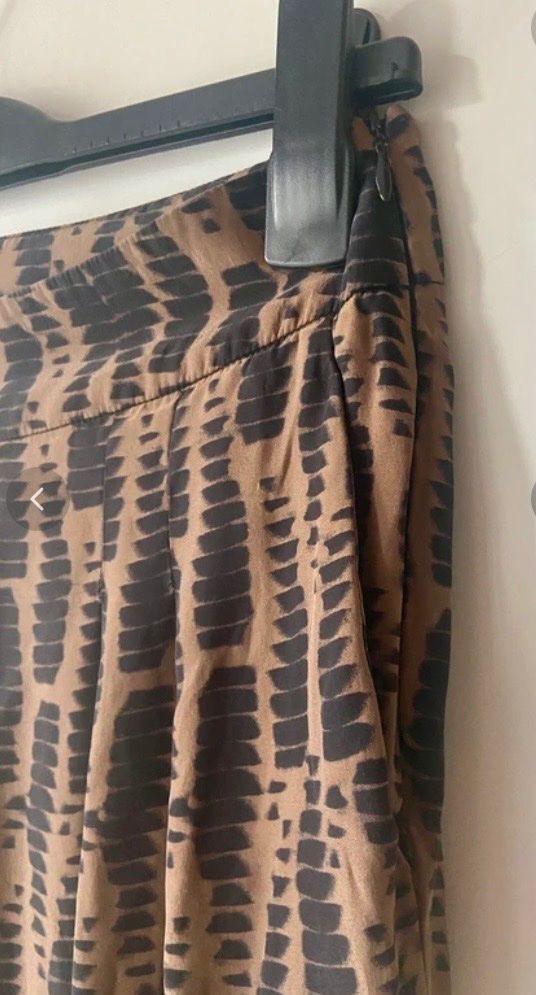 Pantalons: Seidenhose M Saplala – D'occasion à Basel par NormaJean01 1