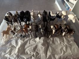 Pferdefiguren 10 grosse und 12 Fohlen