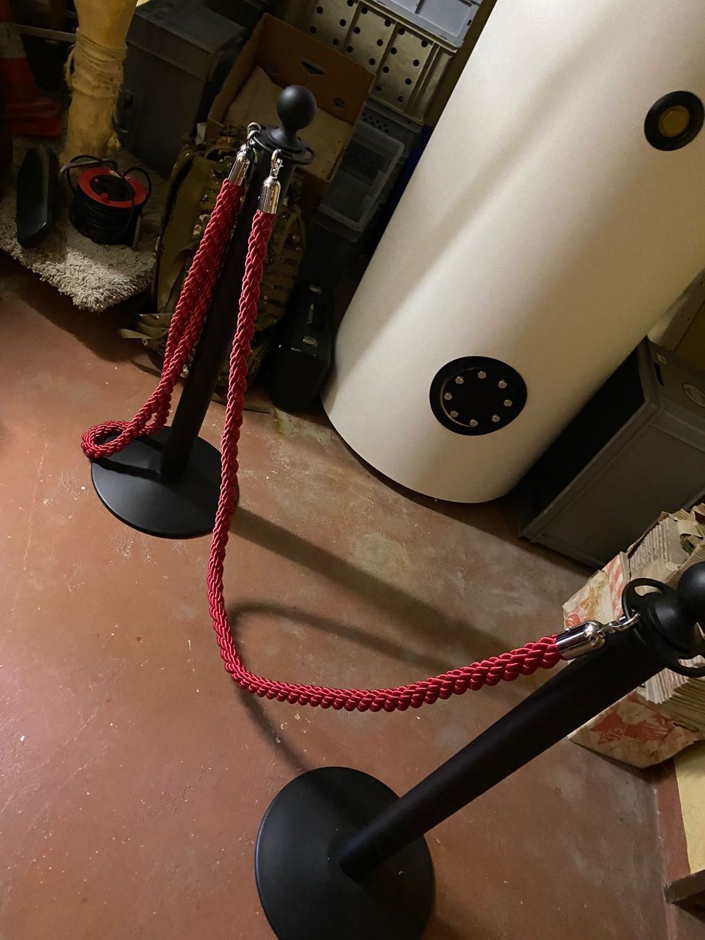 Altro in Decorazioni & Accessori: Elegante Absperrstaender mit roter Kordel - – Usato da birrhard venduto da Nosara7 2