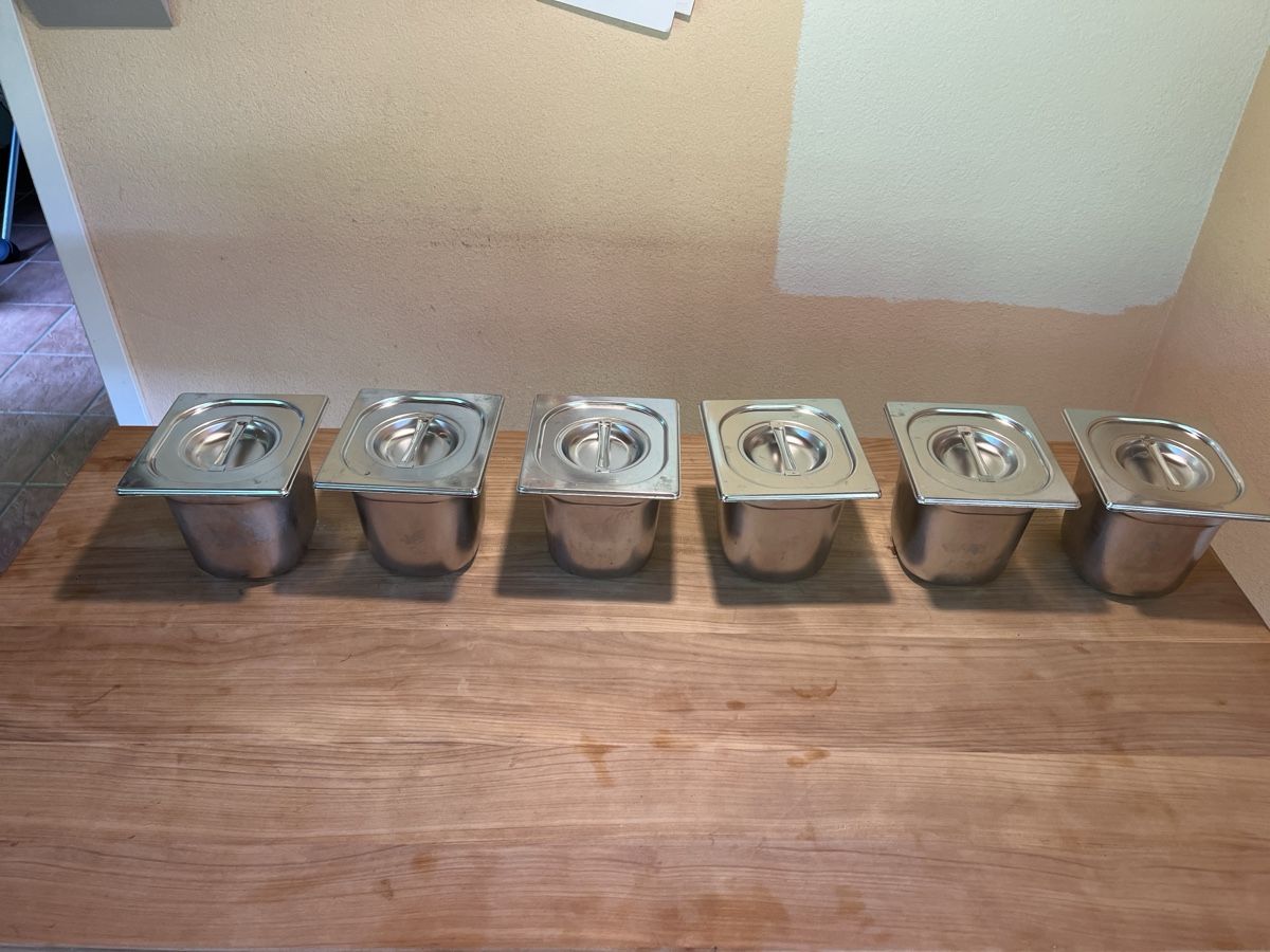 Elettrodomestici da cucina: 6 x 1/6 Gastronorm Behälter 15 cm mit Deckel – Usato da Dittingen venduto da Cervolino77 2