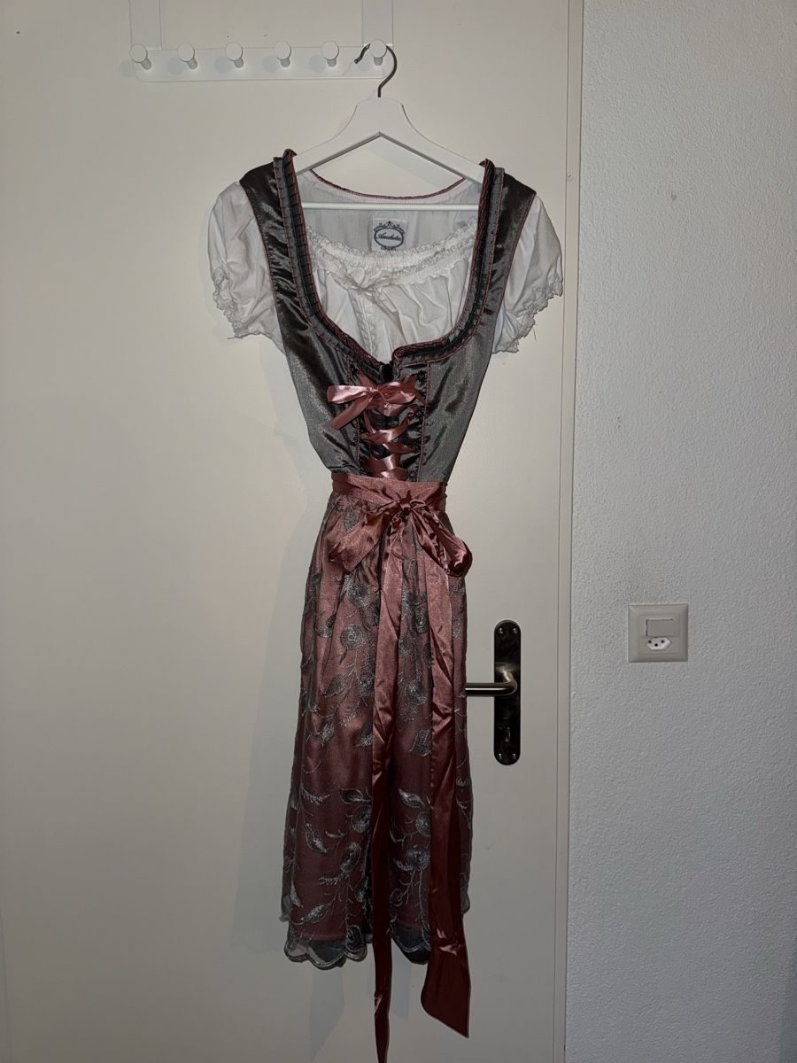 Vestiti: Dirndl Grau/ Rosa – Usato da Buochs venduto da anj_9fmv