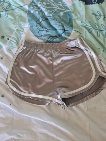 Coole, kurze Sommer-Hose, Shorts, Grösse S neuwertig