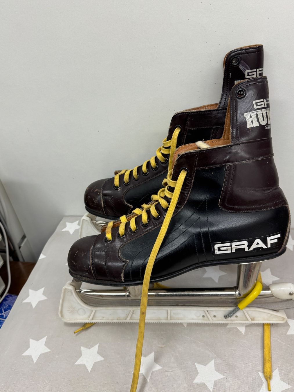 Pattini da ghiaccio: Schlittschuhe Graf Hunter Gr. 43 – Usato da Rafz venduto da Powacaddy 2