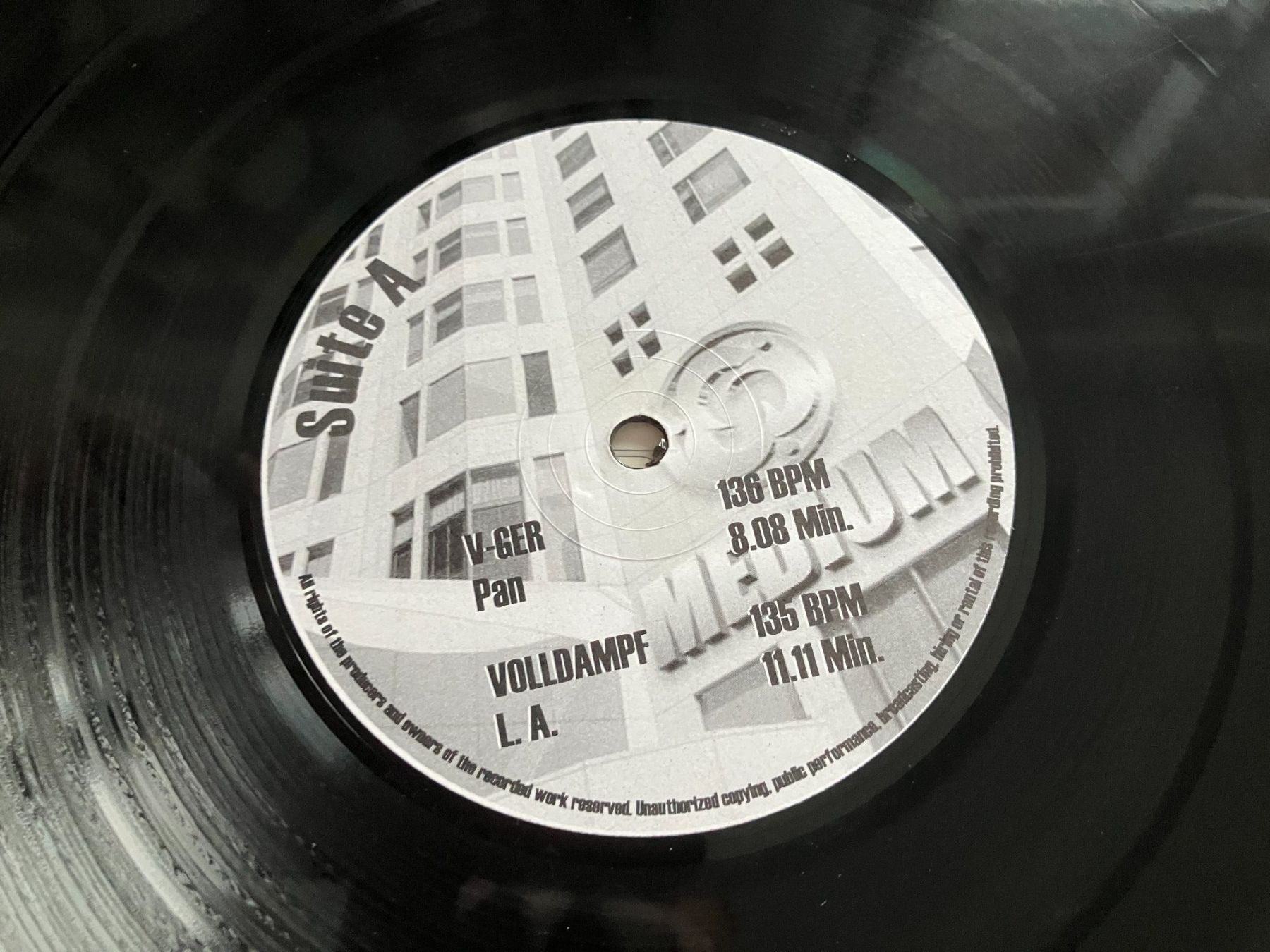 Schallplatten: Medium Neighourhood – Gebraucht aus Aarwangen von Jukebox3 7