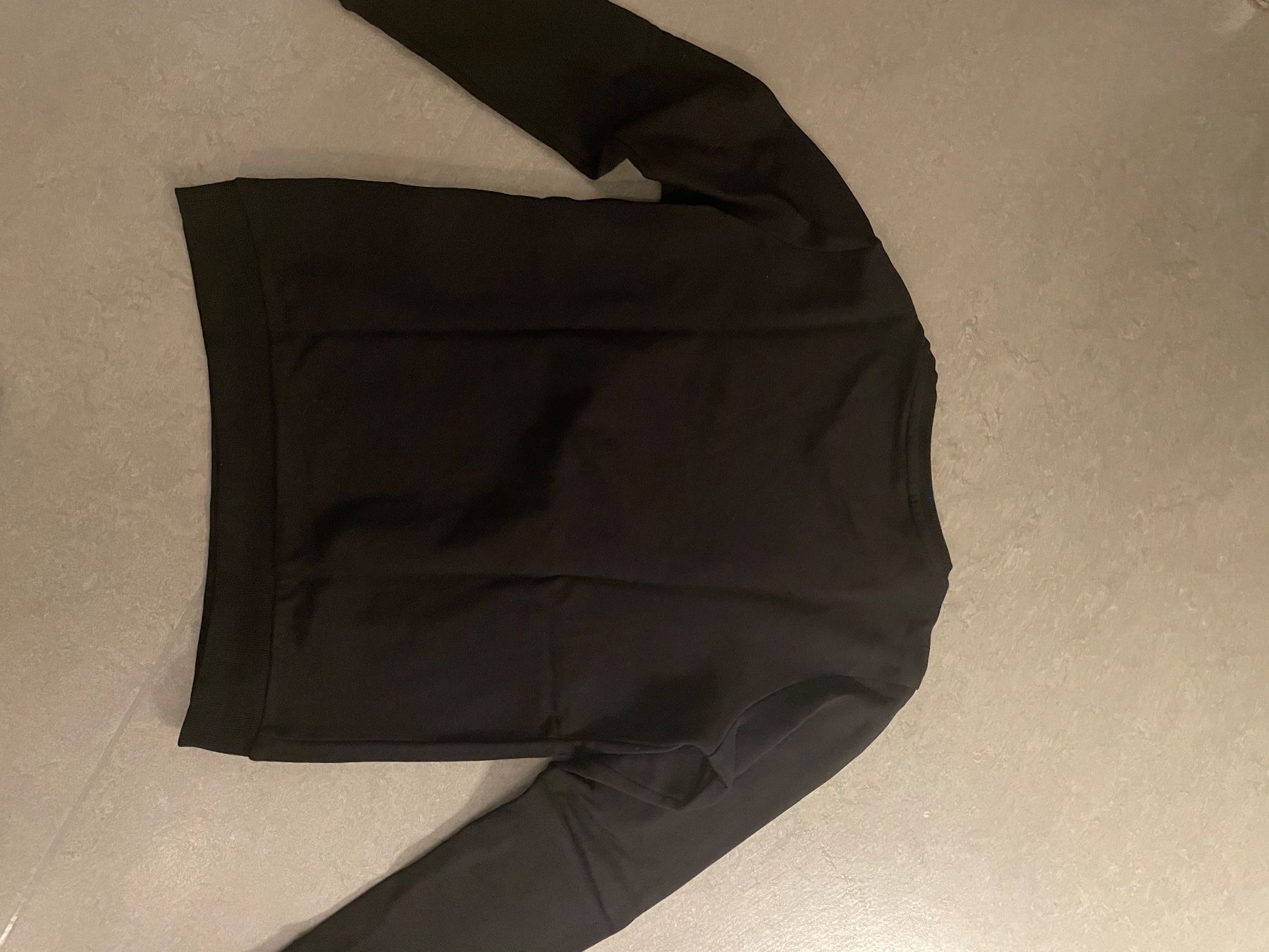 Guess Pullover & Sweatshirts: Guess Pullover – Neu (gemäss Beschreibung) aus Zürich von Ivona3 3