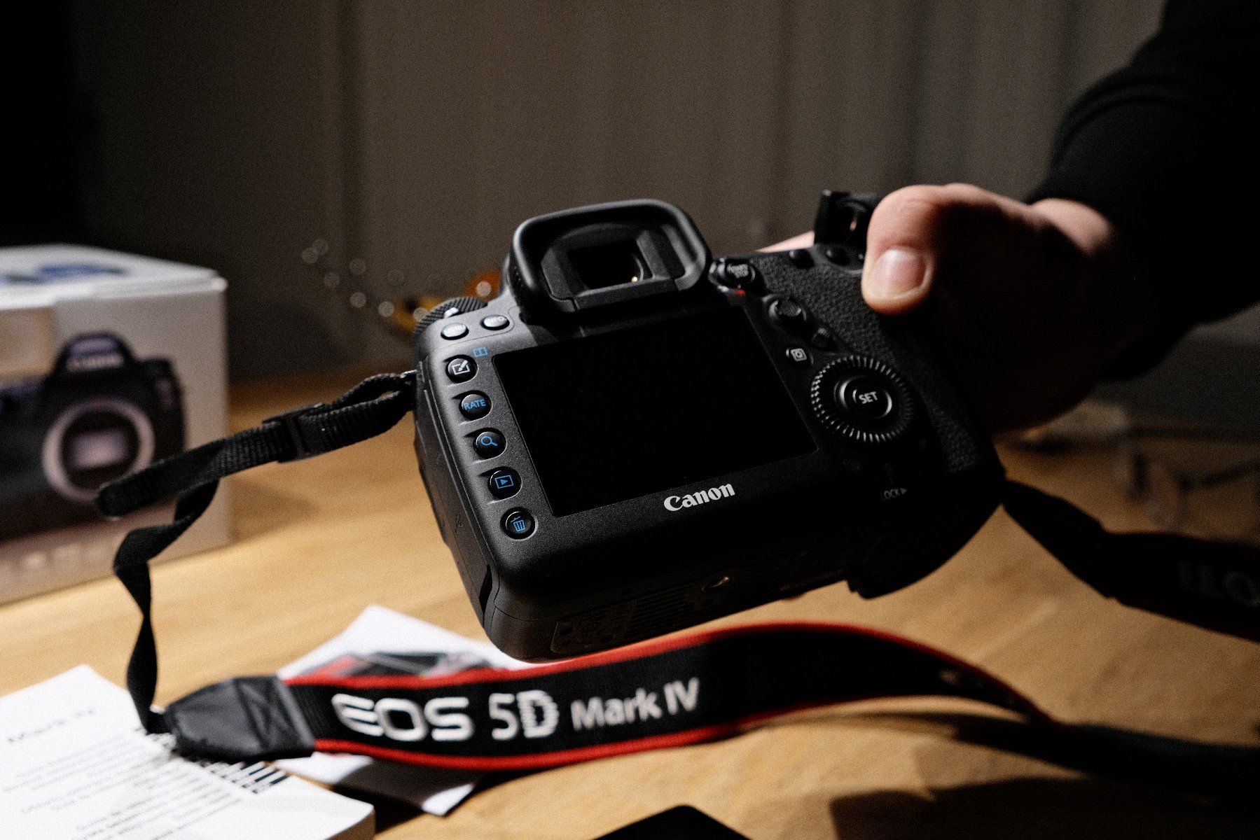 Canon Fotocamera: Canon EOS 5D Mark IV (NEU) – Nuovo (secondo la descrizione) da Wittenbach venduto da Cinemuha 7