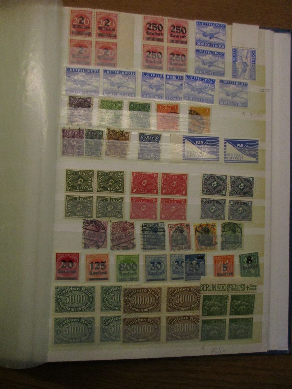 Tutti i francobolli: 500 Marken mit Album – Usato da Niederwil AG venduto da Cembalo 5