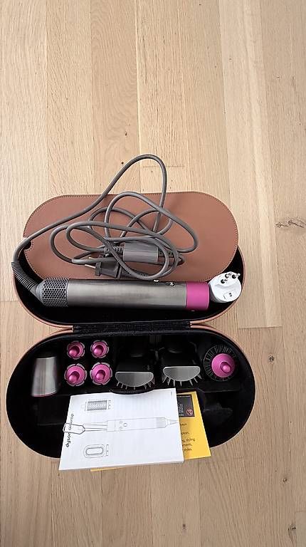 Dyson Sèche-cheveux: Dyson Airwrap Complete Haarstyler Anthrazit/Fuchsia – D'occasion à Dübendorf par ozbekarda