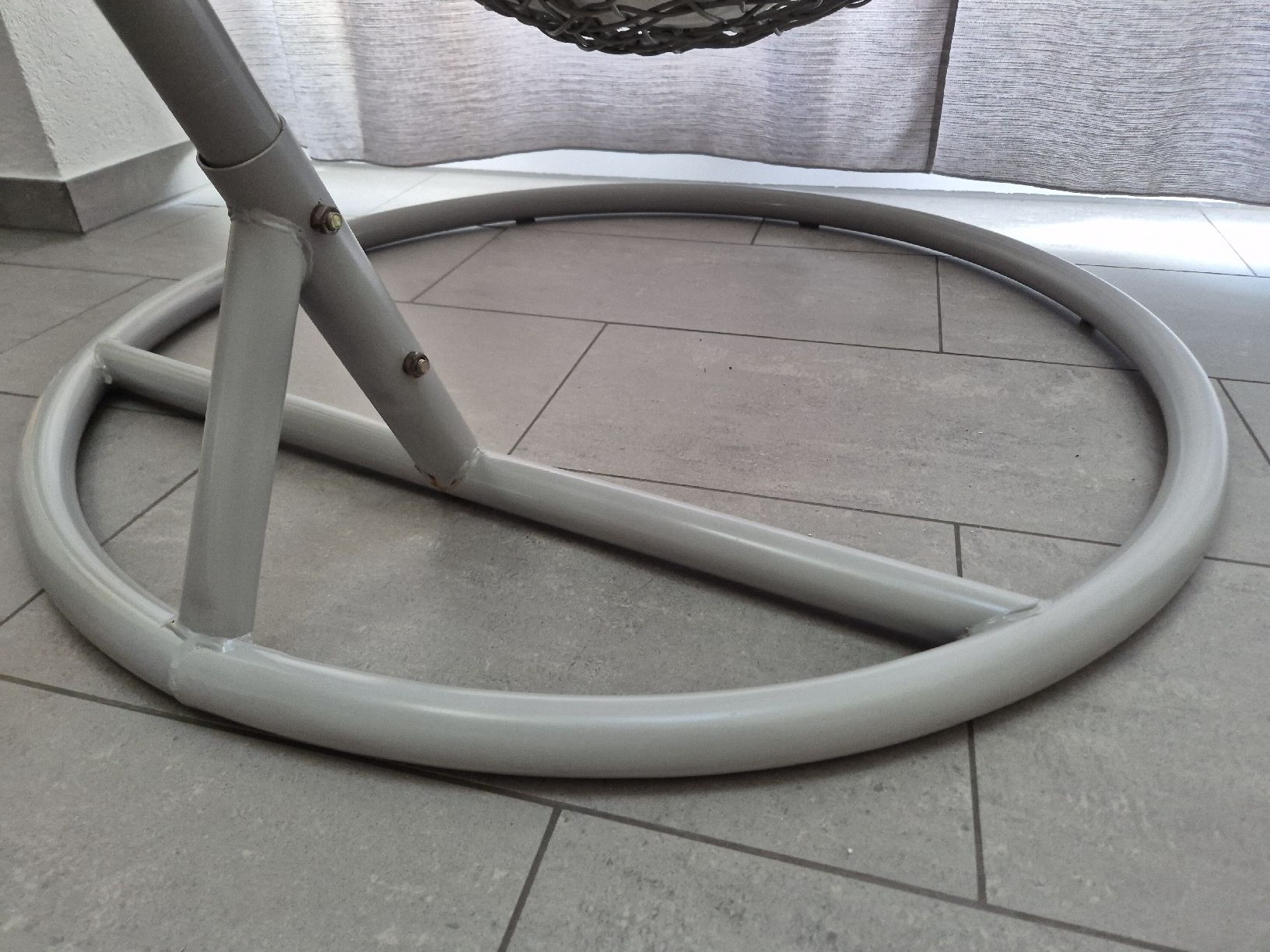 Poltrone pensili da giardino: Hängesessel - Polyrattan - Hellgrau mit weißen Kissen  – Usato da Bertschikon Gossau venduto da Andre675 5