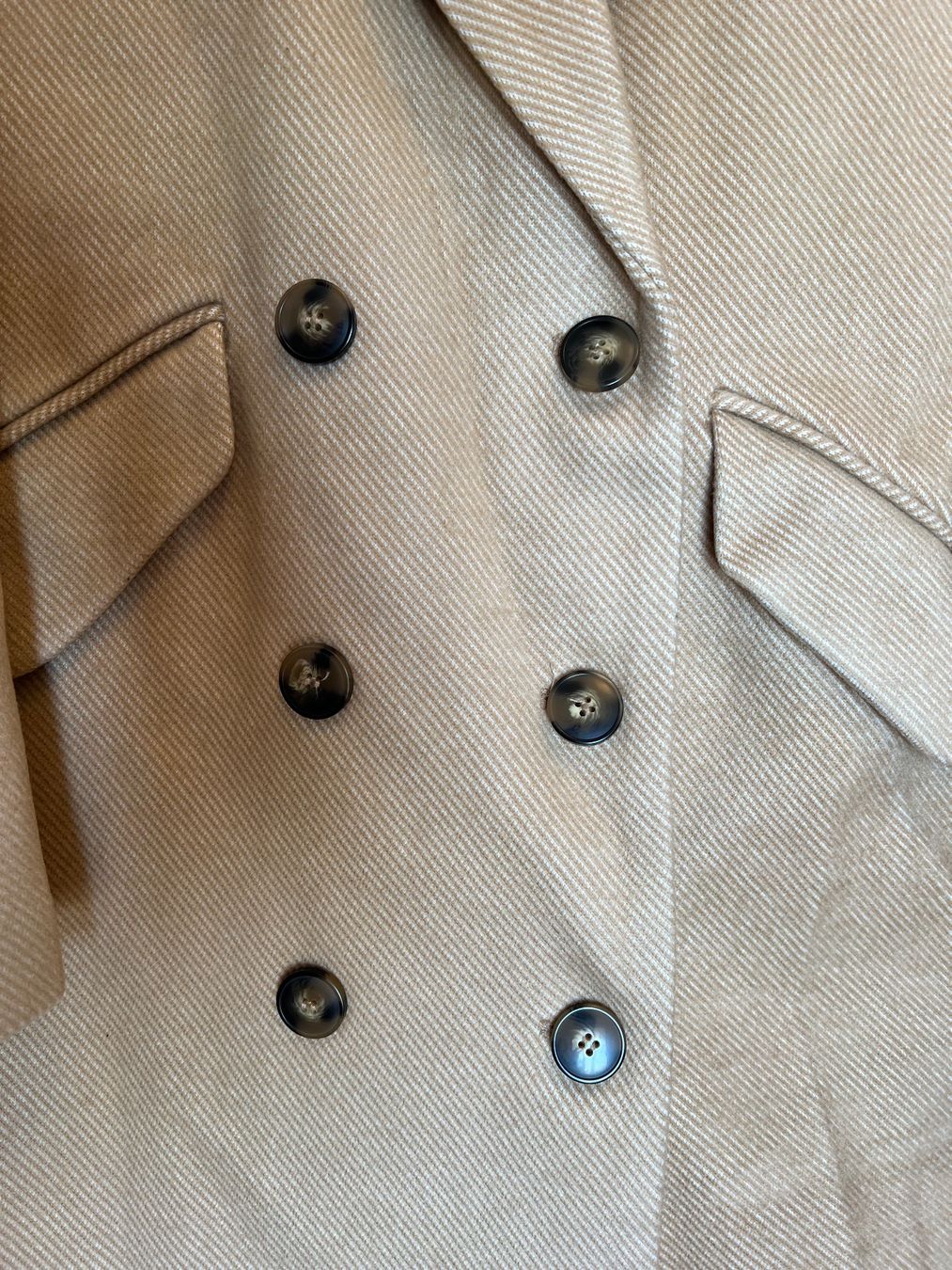 H&M Cappotti: Long manteau beige H&M 38 – Usato da Neuchâtel venduto da Thesebootsaremadeforwalking 2