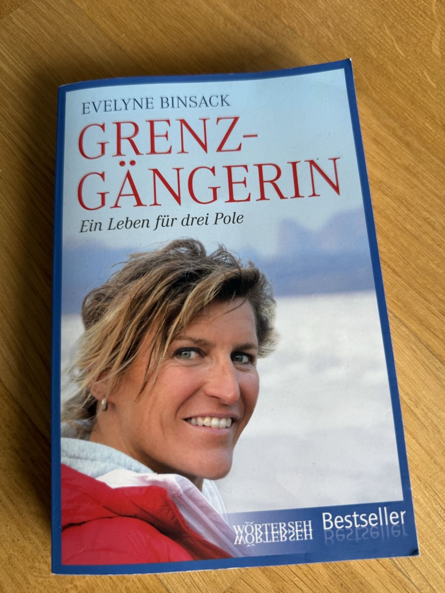 Wanderstöcke: Wanderstöcke + Buch – Neu (gemäss Beschreibung) aus Winterthur von ivule2000 7