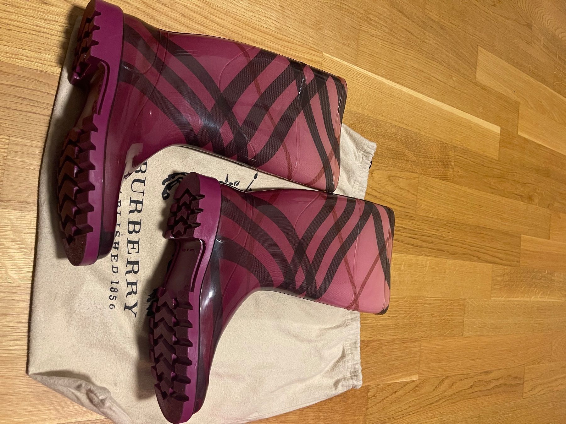 Burberry Scarpe da donna: Burberry boots – Usato da Reinach BL venduto da K.zh.A 3