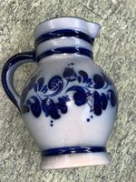 Krug Steingut blau bemalt Handarbeit 1961 guter Zustand