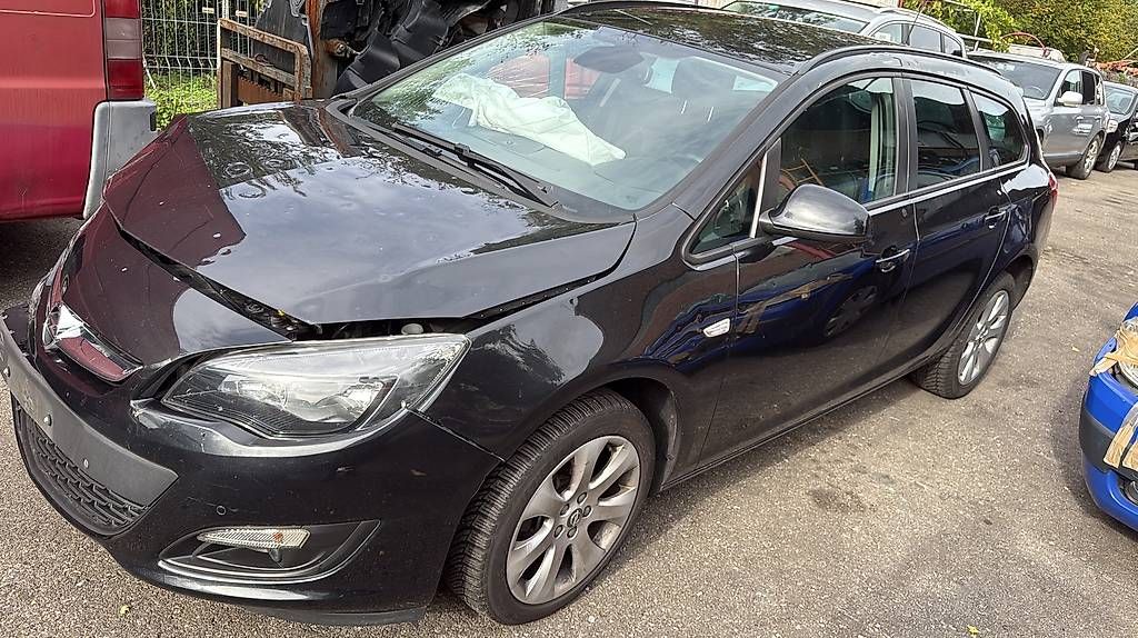 Autos: Opel Astra J  1.4T  Ersatzteile  – Gebraucht aus Udligenswil von Sch2s 4