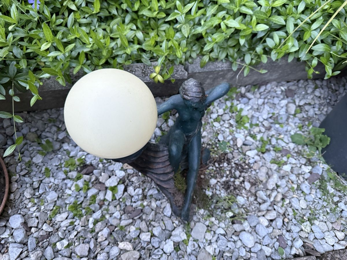 Tutte le decorazioni: Deko - Frauenfigur – Usato da Horgen venduto da Timitree