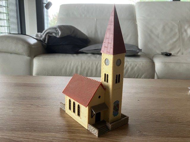Faller Trains électriques: Eglise Faller – Défectueux à Grandfontaine par Lflying