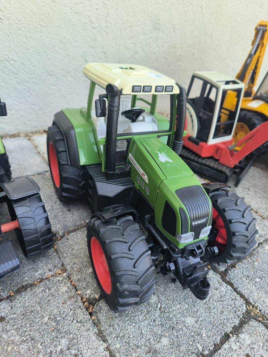 Bruder Giocattoli: Lot de tracteurs et machines de chantier – Usato da Boudry venduto da rems07 2