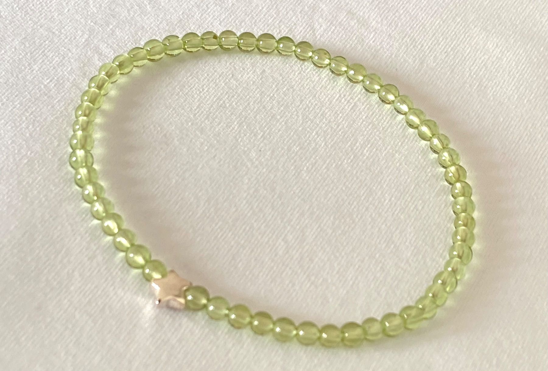 Armbänder & -reifen: Edelstein Armband Peridot mit Silber auf Mass – Neu und originalverpackt aus Zuzwil SG von Lemliskat 1