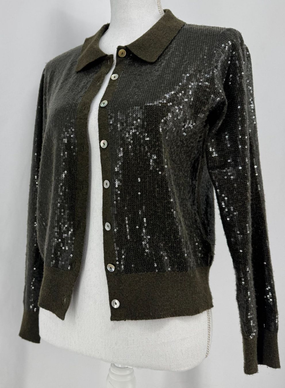 Zara Pullover & Sweatshirts: ZARA Pull en Maille Khaki à Sequins, Boutons Nacrés, S – Gebraucht aus Lausanne von PlusValue_Lausanne 2