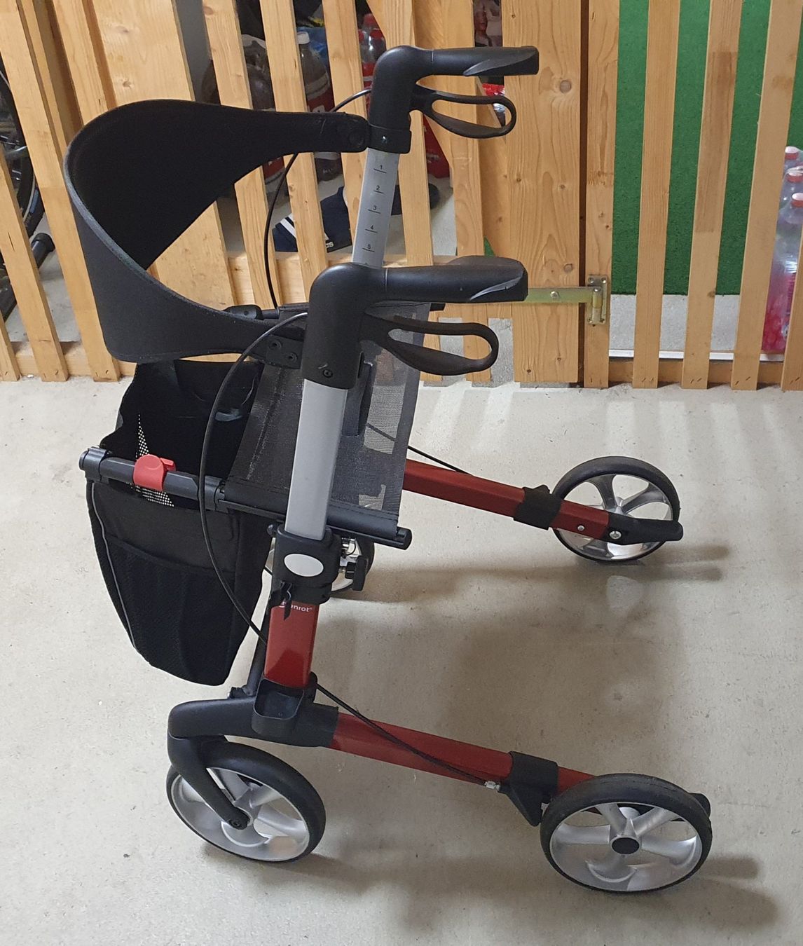 Gehhilfen: Birkenrot Rollator - sehr guter Zustand – Gebraucht aus Nänikon von Helvetia69