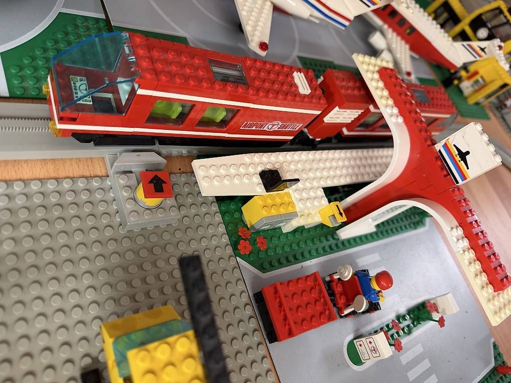 Lego Giocattoli: Legoland Flughafen Set inkl. Monorail – Usato da Felben-Wellhausen venduto da Fehrli82 2