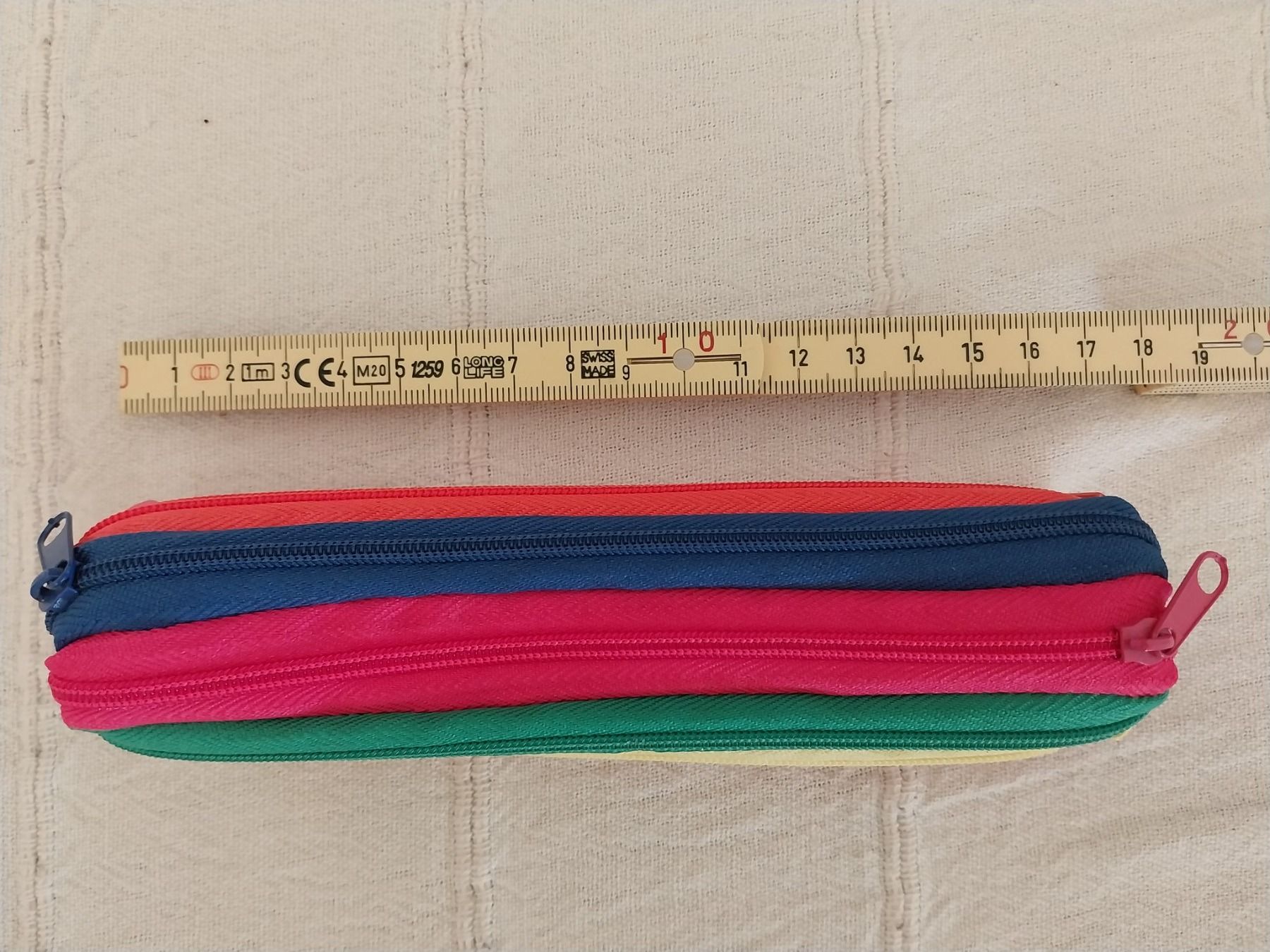 Sacs: Regenbogen Reißverschlusstäschchen – Neuf (Voir description) à Schwaderloch par bademeister79