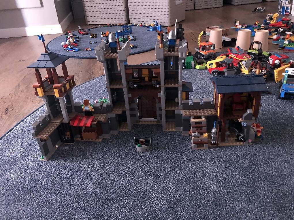 Jouets: Legoburg 31120 – D'occasion à Villmergen par Djamalia001 2