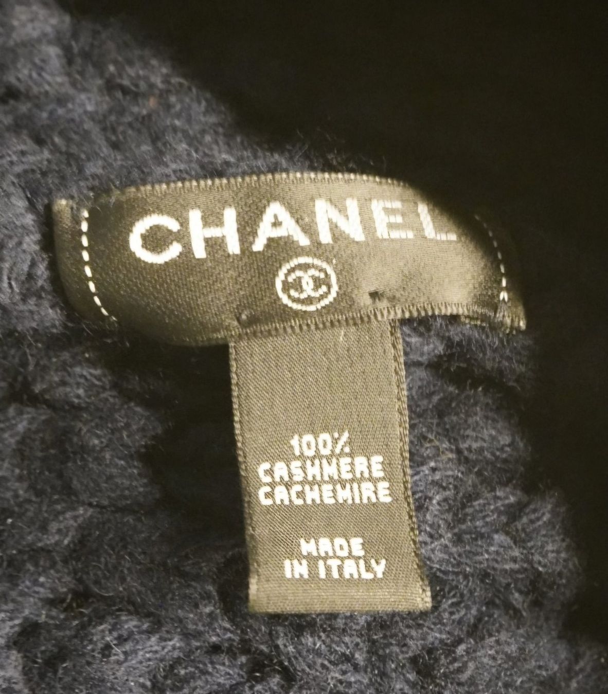 Chanel Copricapi, berretti & cappellini: Chanel CC Grobstrickmütze org. 100% Kaschmir – Usato da Erlach venduto da Live-your-dream 2
