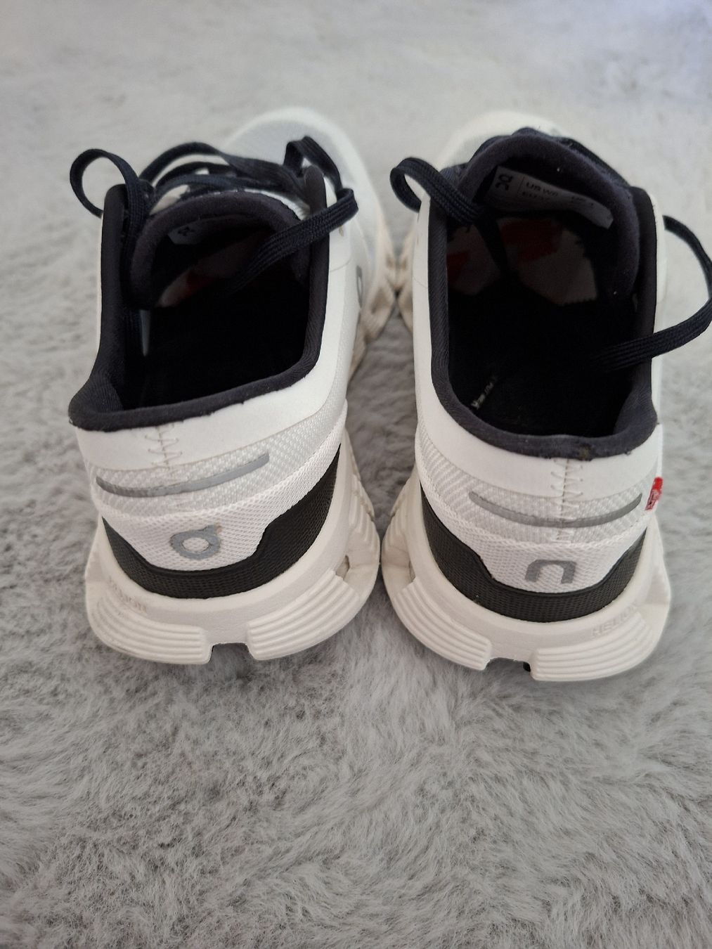 On Scarpe da donna: Chaussures de course ON Cloud, blanches, pointure 37 – Usato da Renens VD venduto da ser_j2fn 6