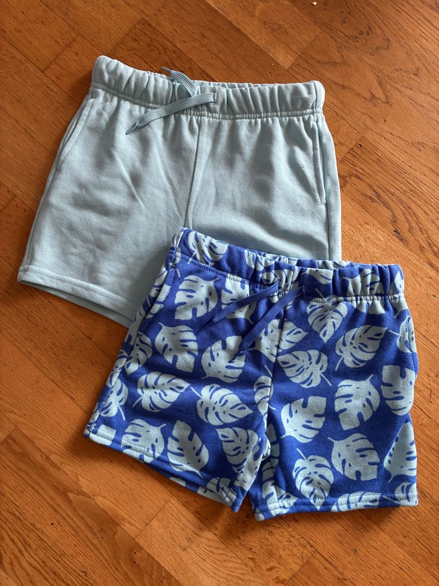 Pantaloni: Zwei schöne Shorts Gr. 122, Neu – Nuovo (secondo la descrizione) da richterswil venduto da lunamarie001