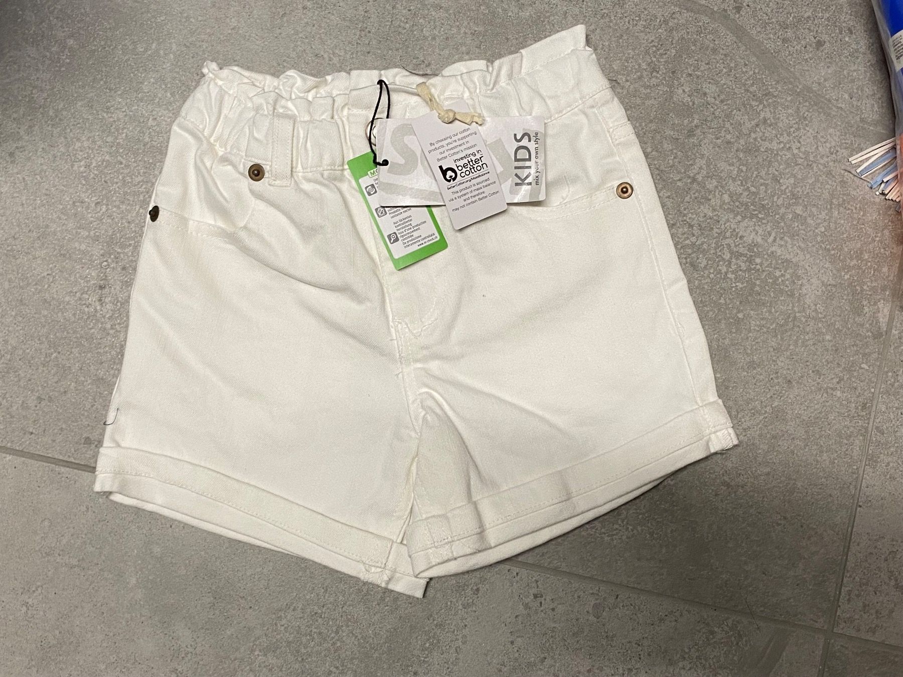 Pantaloni: Short 110 neuf blanc – Nuovo (secondo la descrizione) da Salvenach venduto da gwenwywar