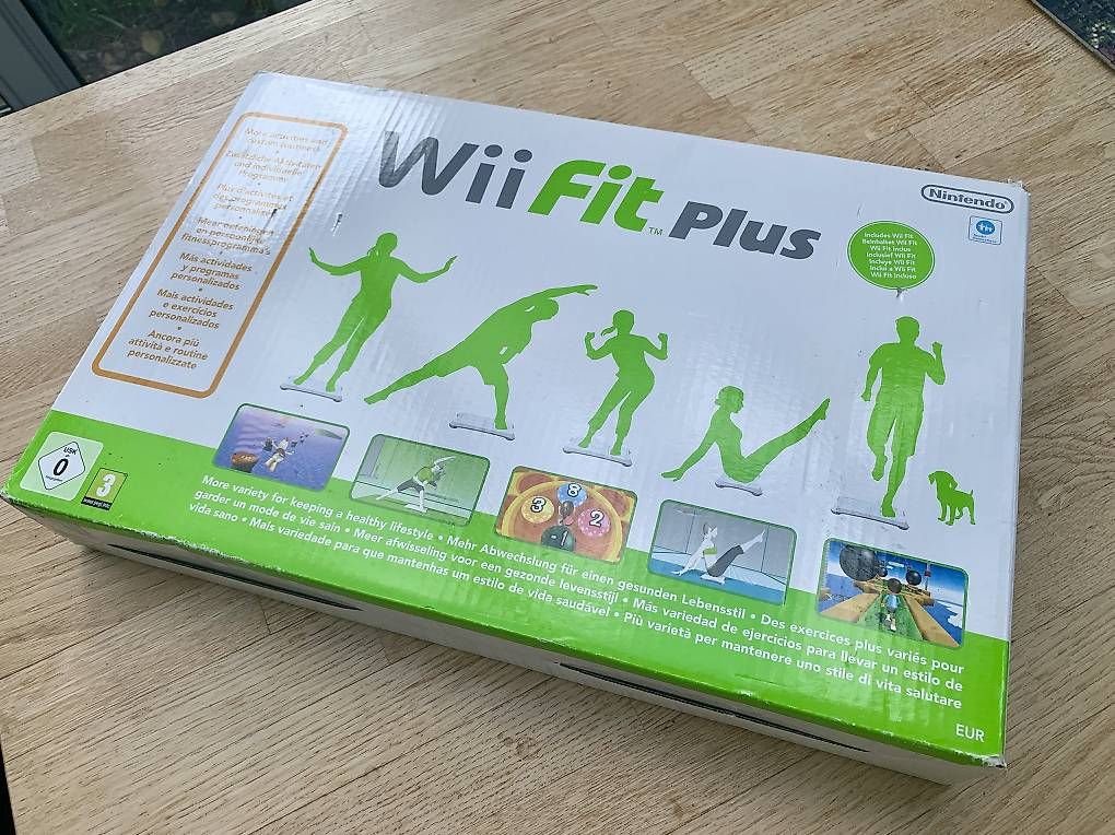 Nintendo Konsolen: Wii fit Plus inkl. Balance Board – Neu und originalverpackt aus Binningen von