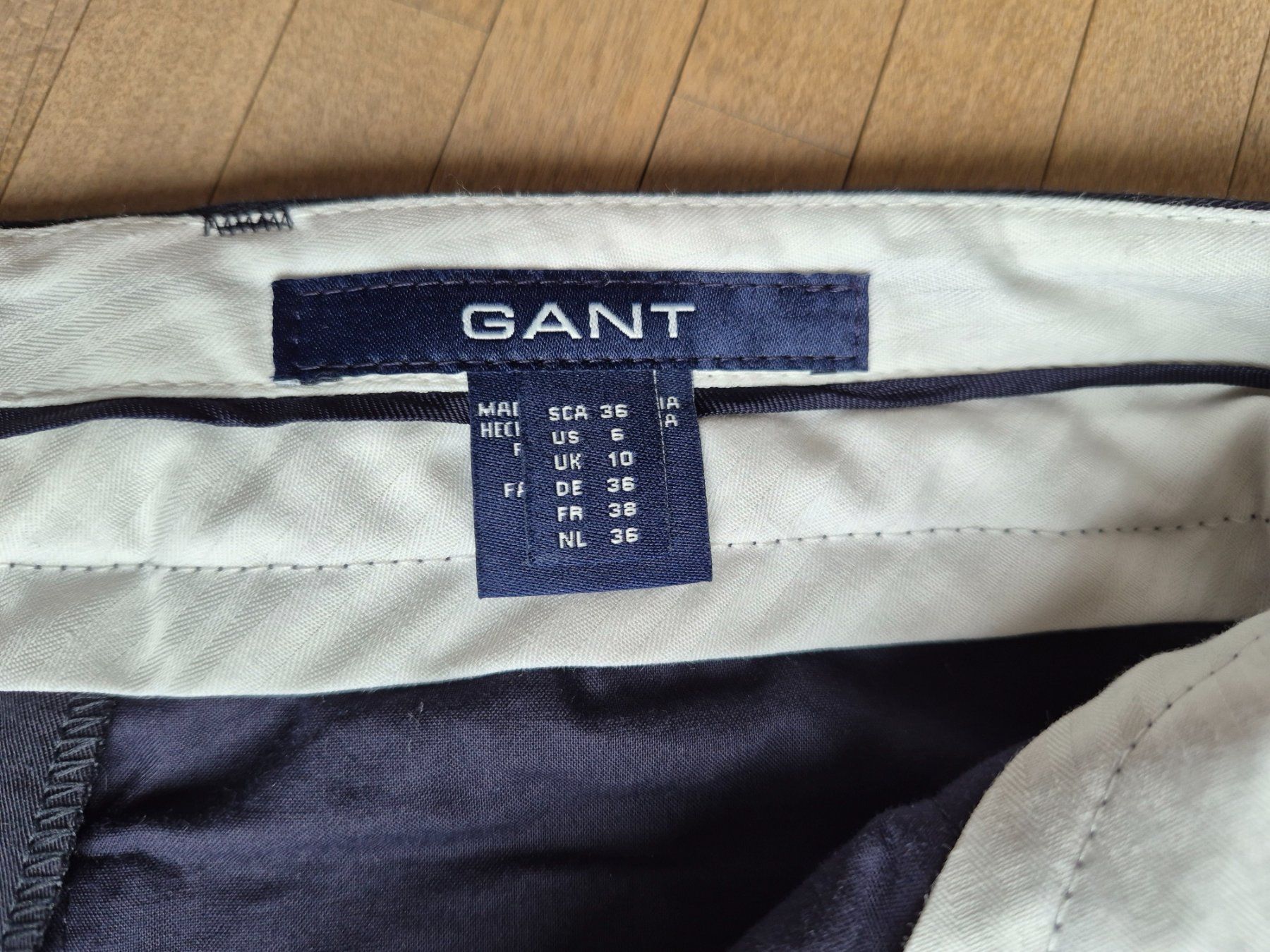 Gant Pantaloni: GANT elegante Stoffhose neuwertig – Nuovo (secondo la descrizione) da Zürich venduto da Mokile 4