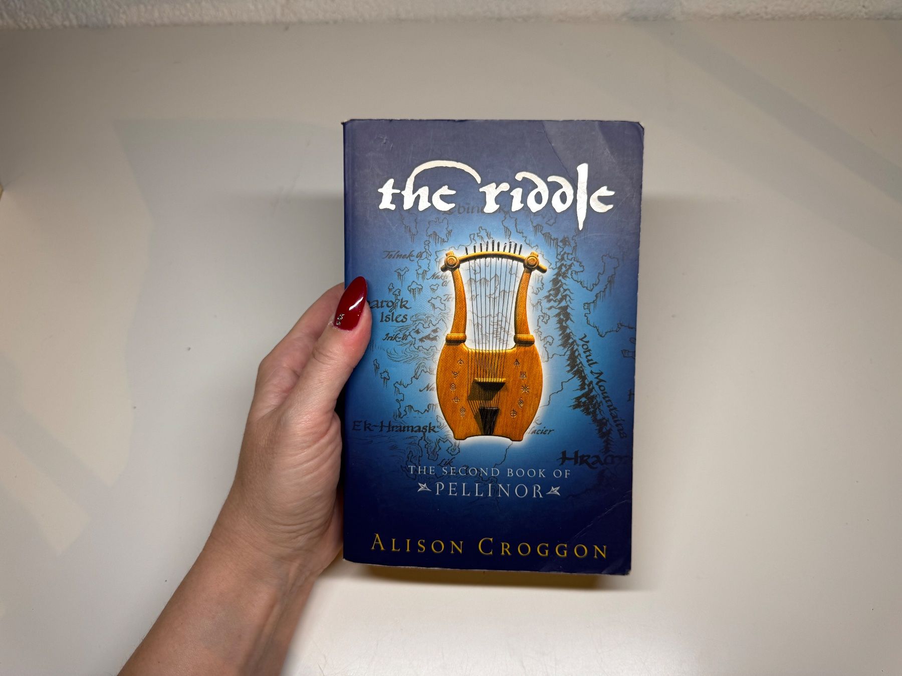 Libri: NOVEL: Alison Groggon, The Riddle – Usato da Grosswangen venduto da English_books