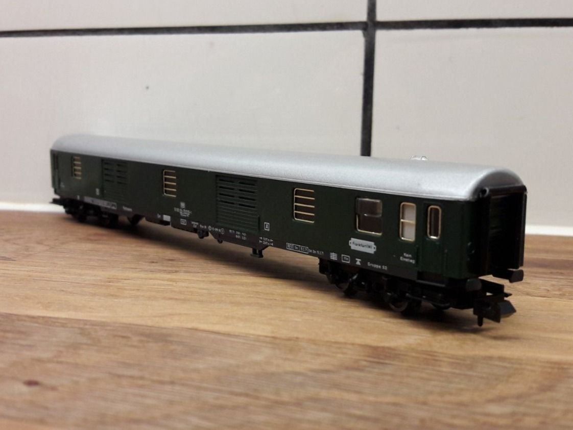 Fleischmann Modellini di ferrovie: Fleischmann N : DB fourgon bagages "Düms – Usato da Buttes venduto da Cafe2005 2